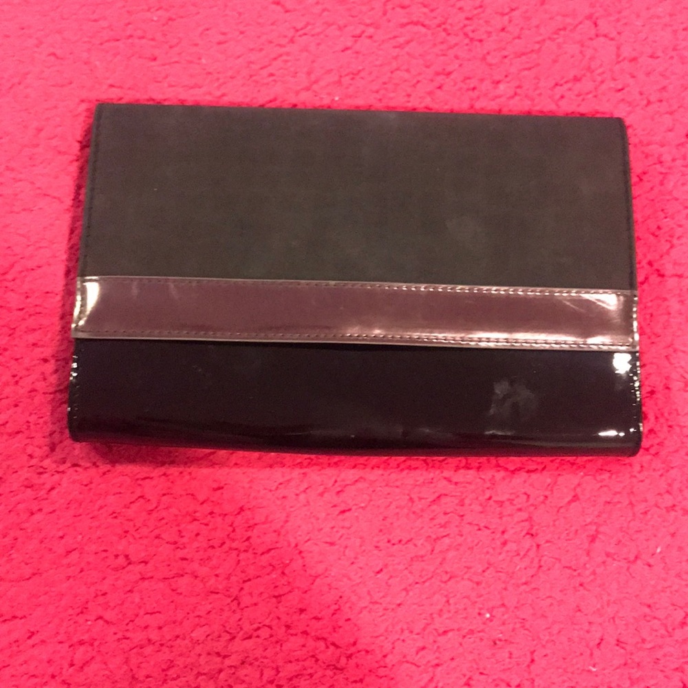 Black clutch